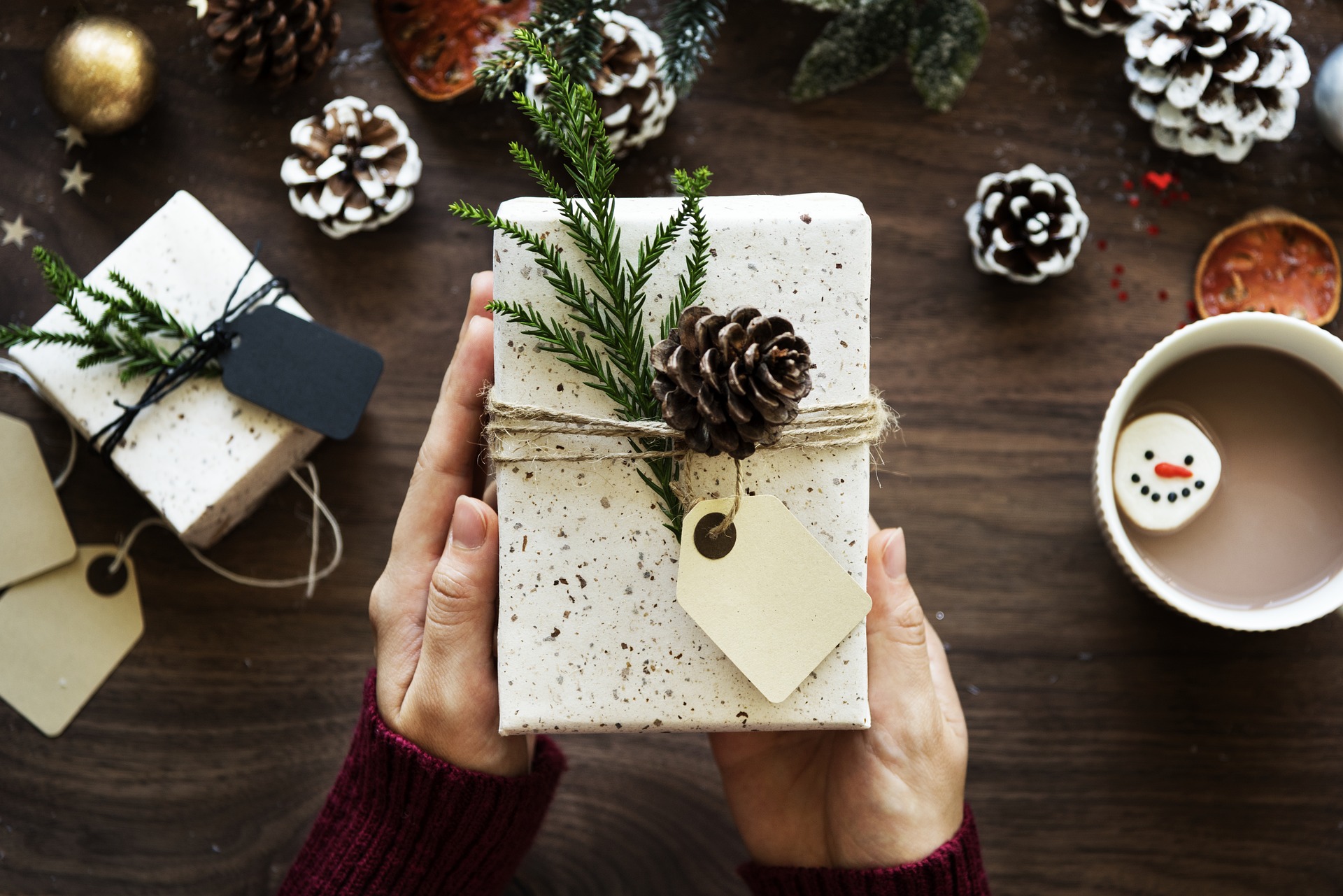 How to Send a Gift for the Holiday Season so that It Arrives Promptly
