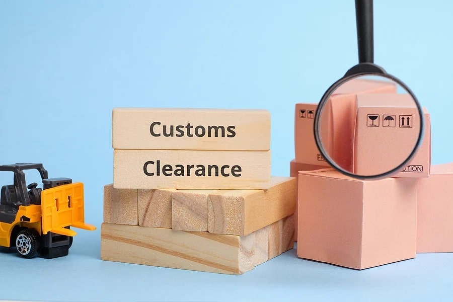 Navigating Customs Clearance in Canada and Ukraine