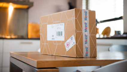 Shipping parcels from home with Meest Canada!